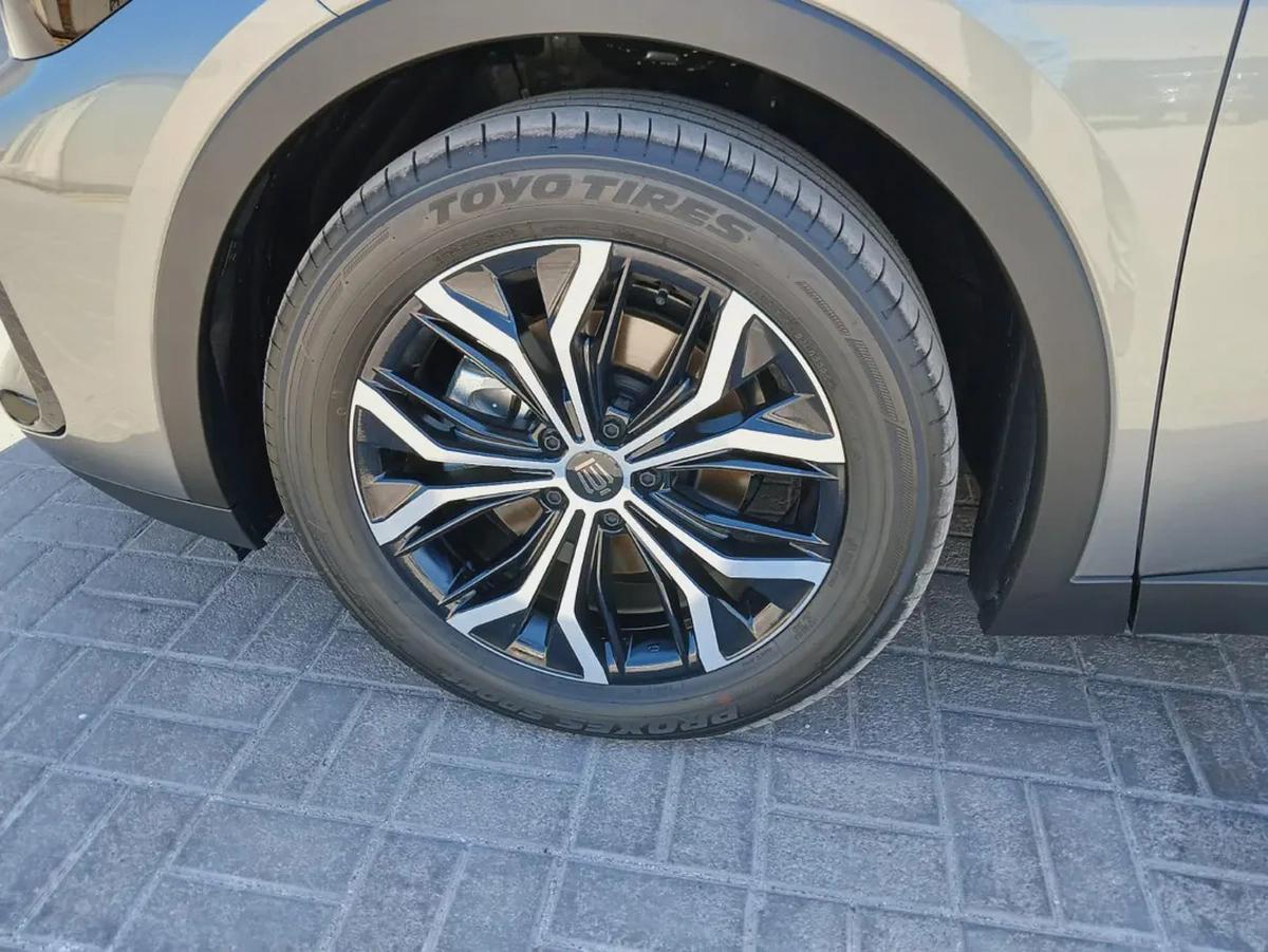 Toyota Crown 2.5L Full Option GCC 2026 0 KM For Export-4-4