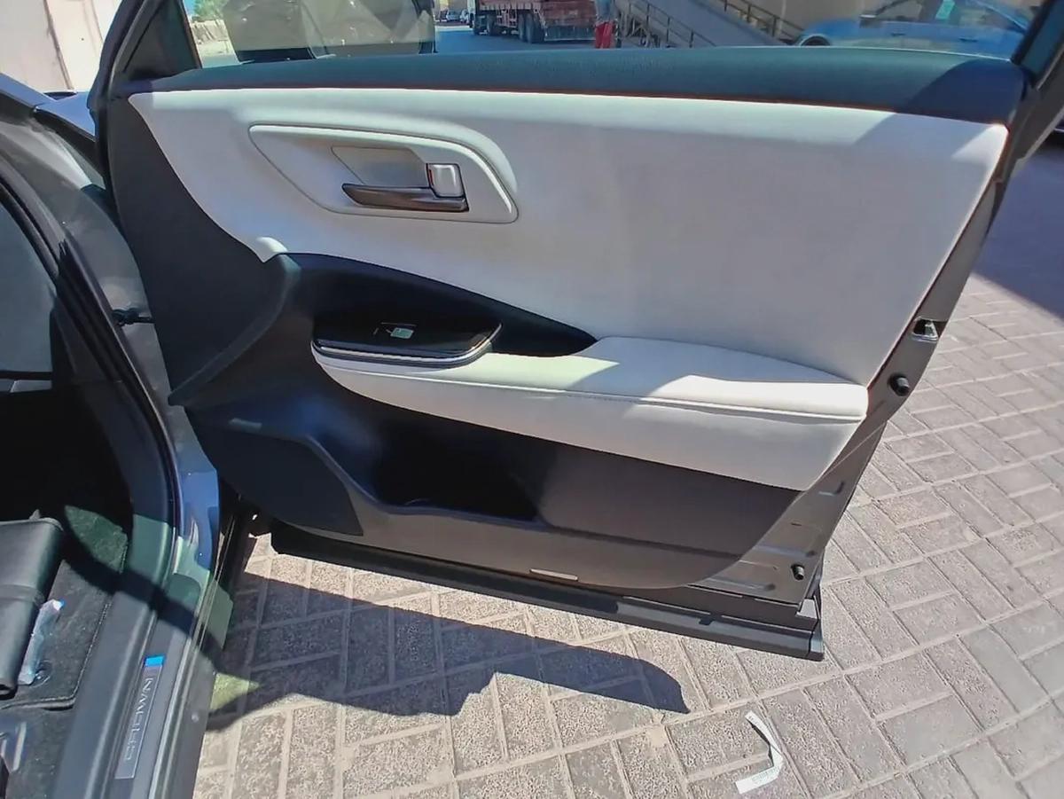 Toyota Crown 2.5L Full Option GCC 2026 0 KM For Export-11-11