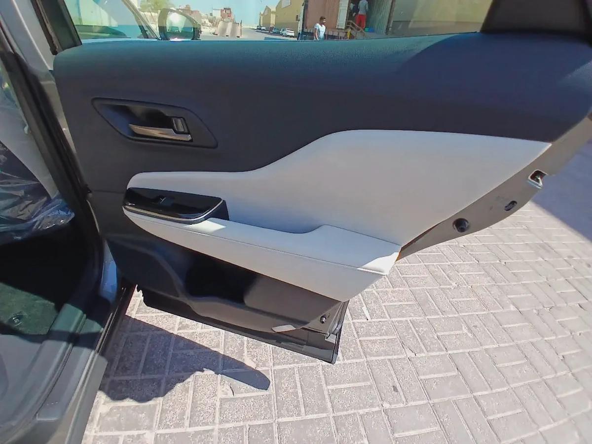 Toyota Crown 2.5L Full Option GCC 2026 0 KM For Export-12-12