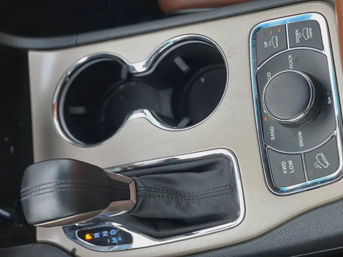 JEEP GRAND SHEROKEE-4-4