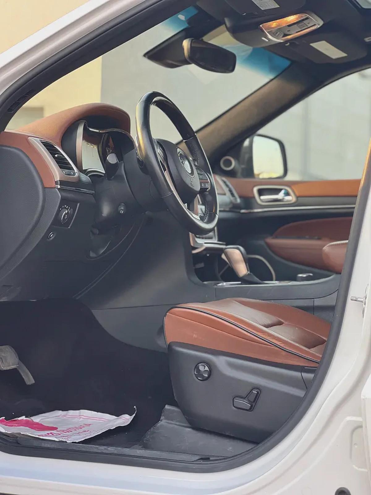 JEEP GRAND SHEROKEE-14-14