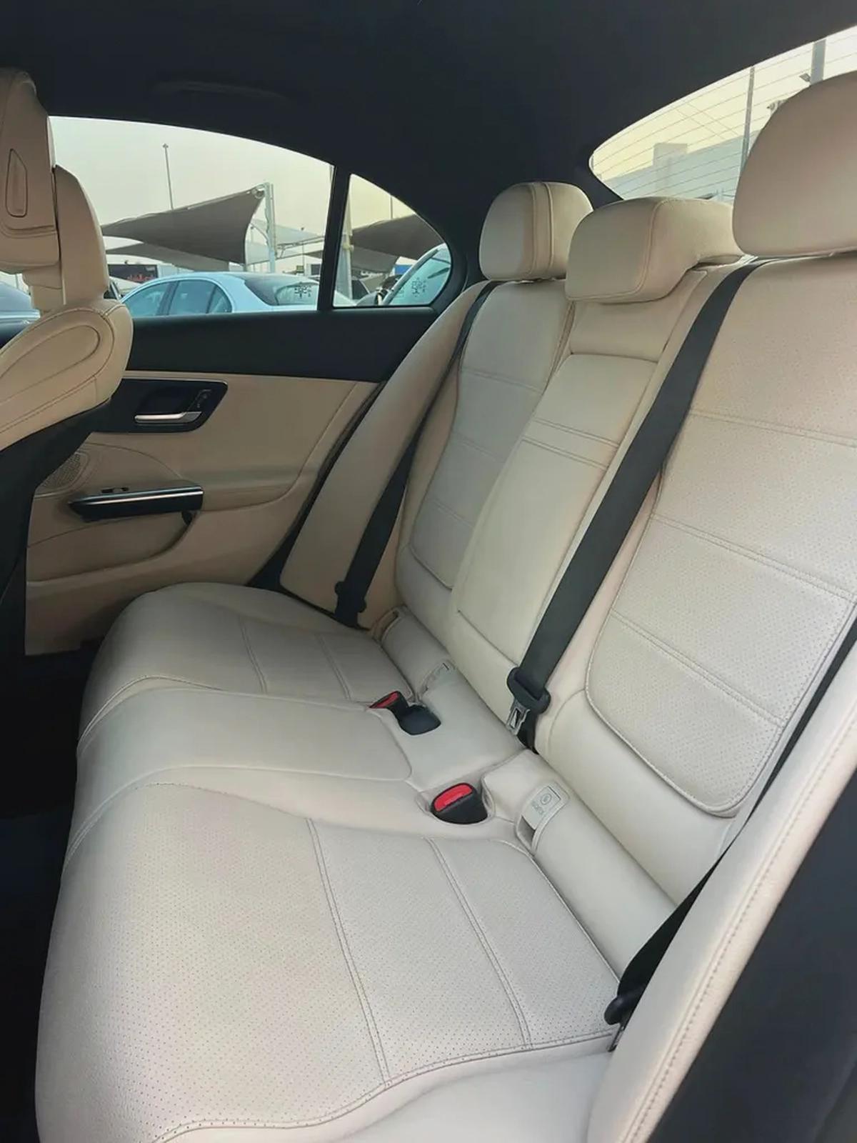 Mercedes c300 2023 مرسيدس C300 2023-9-9