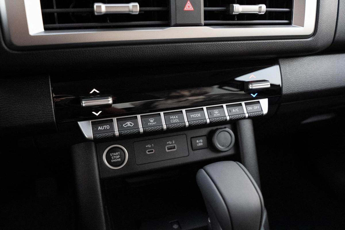 Mitsubishi L200 Sportero-11-11