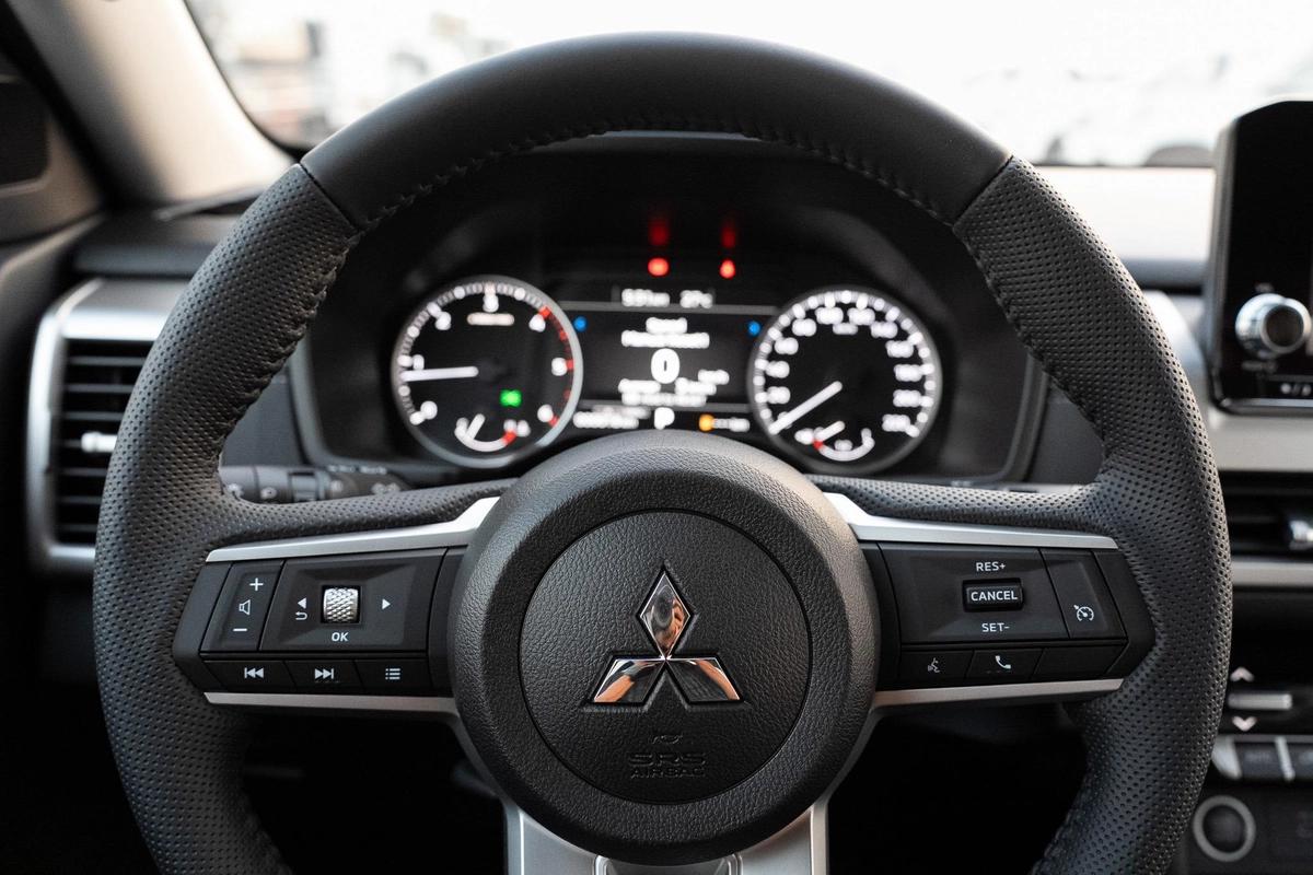 Mitsubishi L200 Sportero-22-22