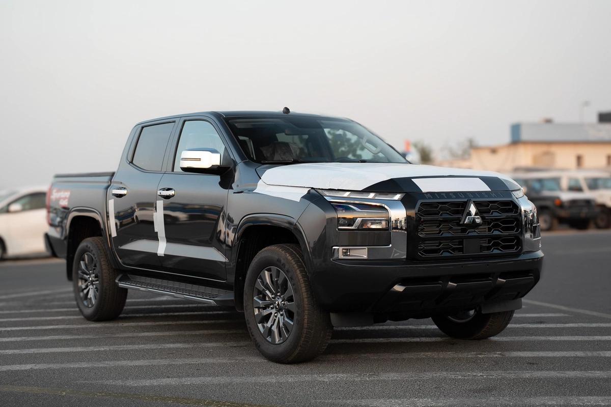 Mitsubishi L200 Sportero-1-1