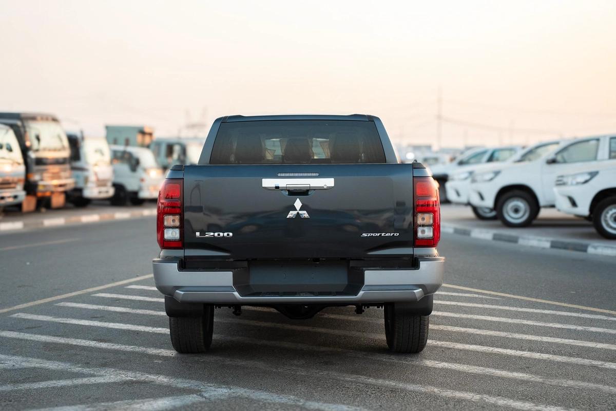 Mitsubishi L200 Sportero-10-10