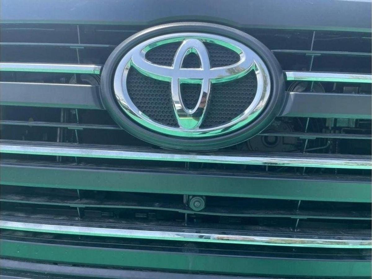 Toyota Land Cruiser VXR 4.0L-7-7