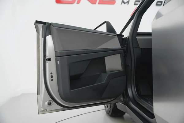 2024 TESLA CYBERBEAST