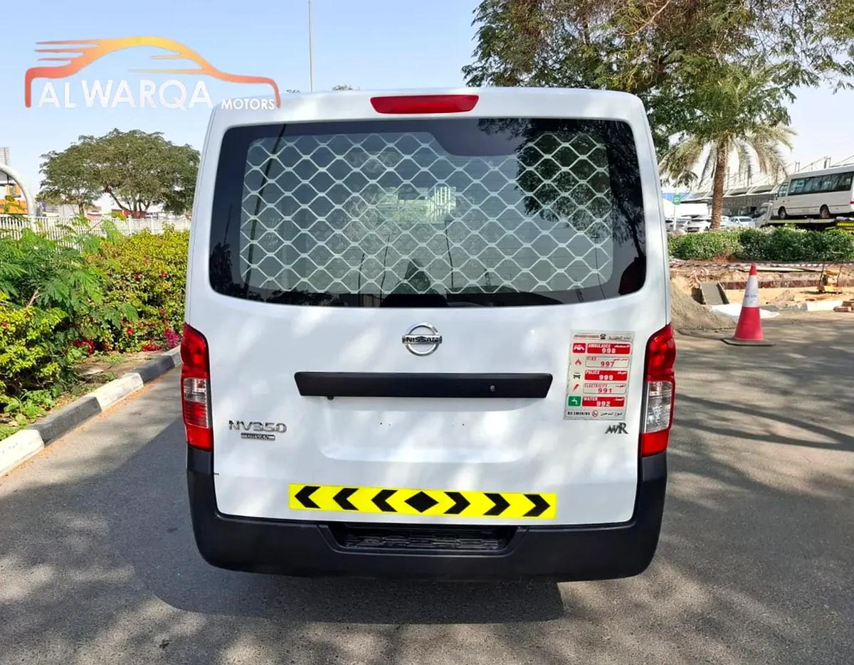 Nissan Urvan NV350-13-13