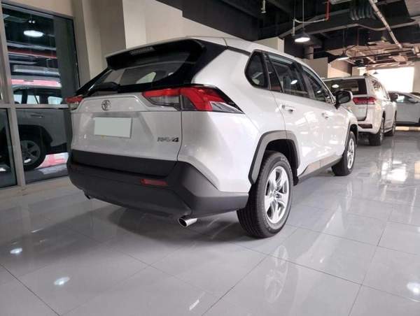 Toyota RAV4 2.0L (2WD) EX