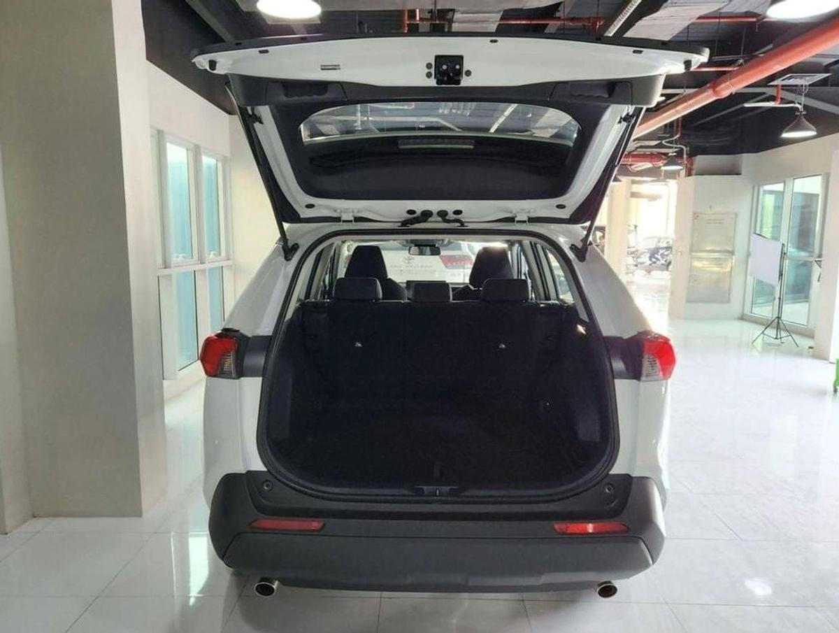 Toyota RAV4 2.0L (2WD) EX-6-6