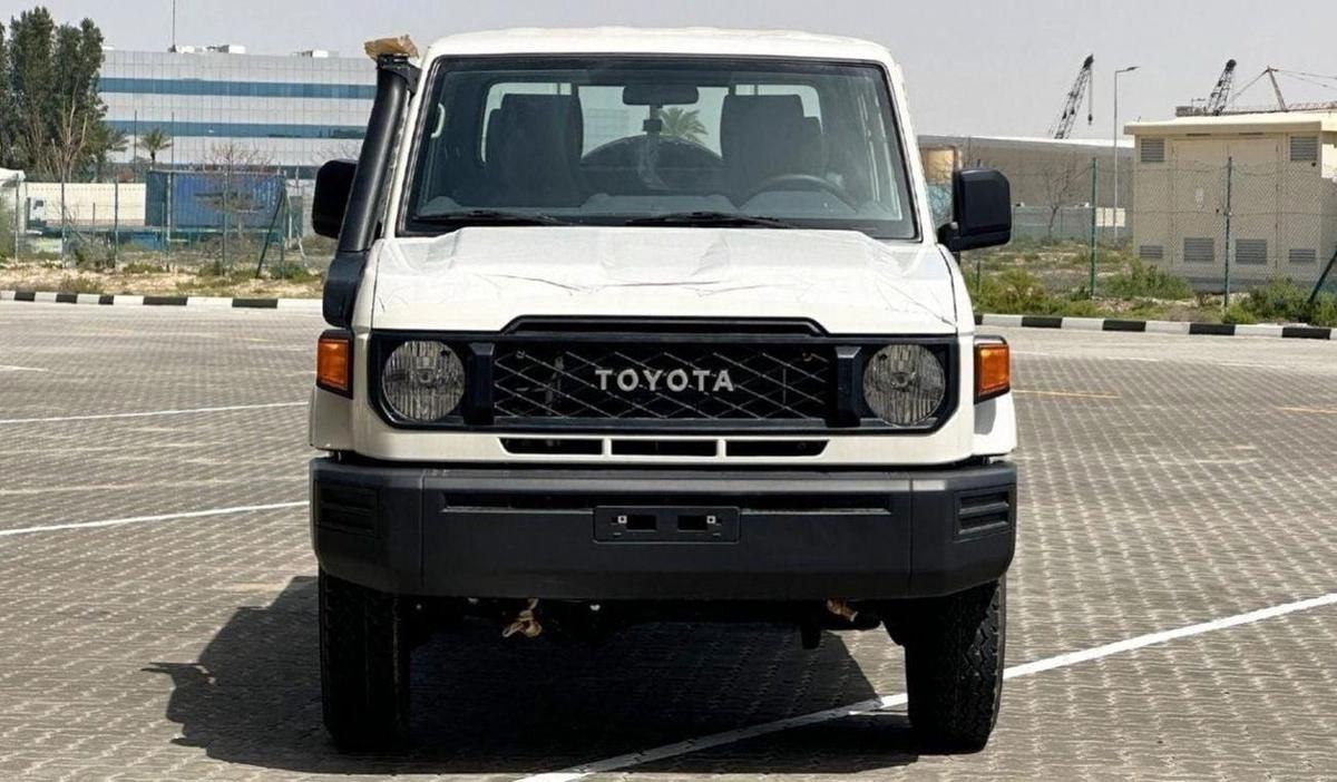 Toyota Land Cruiser Pick Up LAND CRUISER LC79 DC 4.2L V6 DIESEL MT-1-1