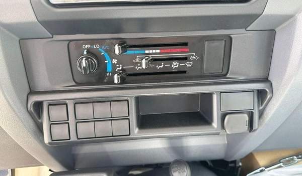 Toyota Land Cruiser Pick Up LAND CRUISER LC79 DC 4.2L V6 DIESEL MT