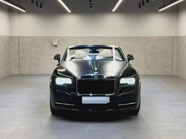 Rolls-Royce Dawn 2017 - Pristine Condition - Korean Specsورز رايز داون موديل 2017 وارد كوريا صبغ وكا