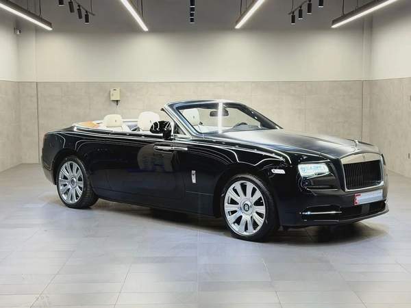 Rolls-Royce Dawn 2017 - Pristine Condition - Korean Specsورز رايز داون موديل 2017 وارد كوريا صبغ وكا
