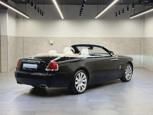 Rolls-Royce Dawn 2017 - Pristine Condition - Korean Specsورز رايز داون موديل 2017 وارد كوريا صبغ وكا