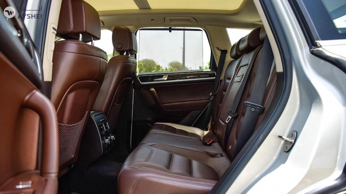 Volkswagen Touareg-4-4