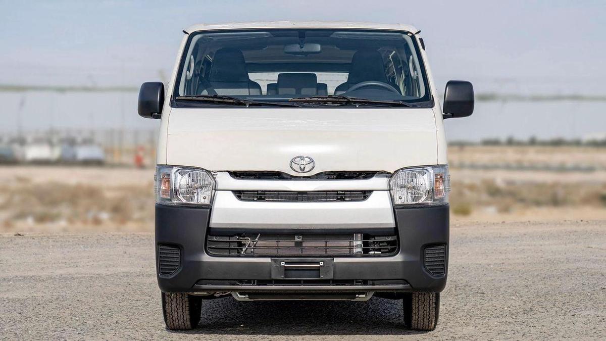 Toyota Hiace MID ROOF 2.7 2025-1-1