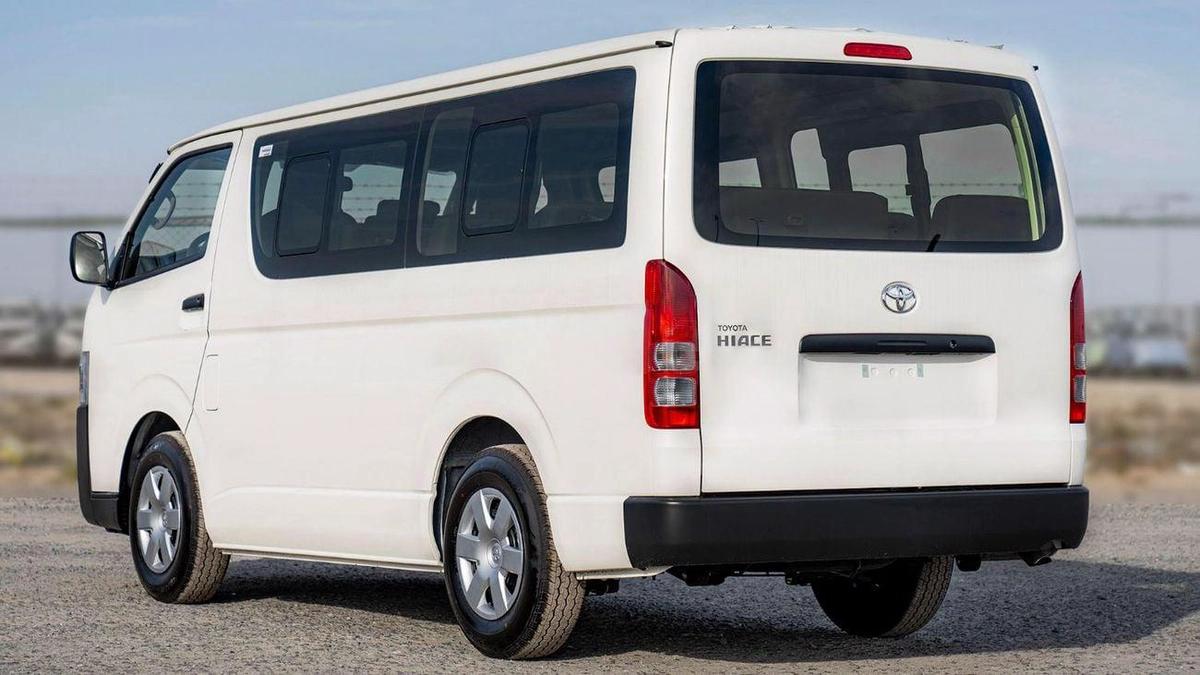 Toyota Hiace MID ROOF 2.7 2025-5-5