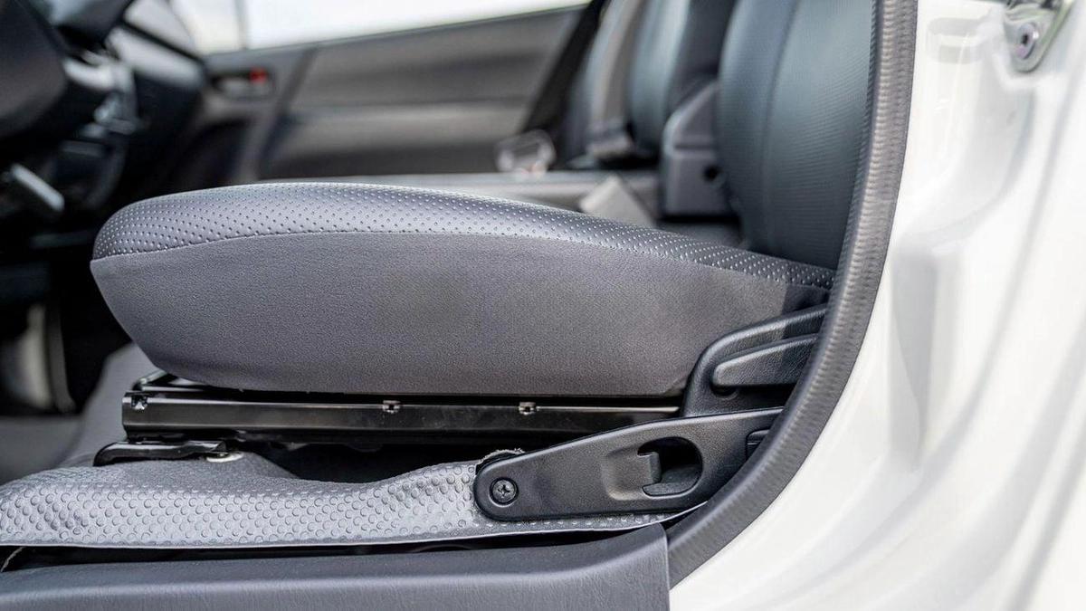 Toyota Hiace MID ROOF 2.7 2025-9-9