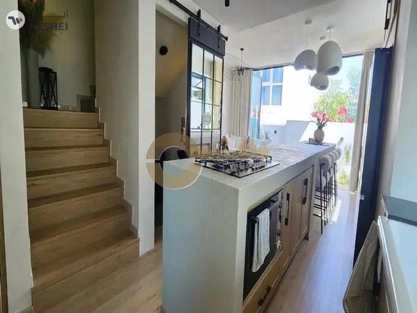 3 Bed Townhouse | Corner Unit | fully upgraded
