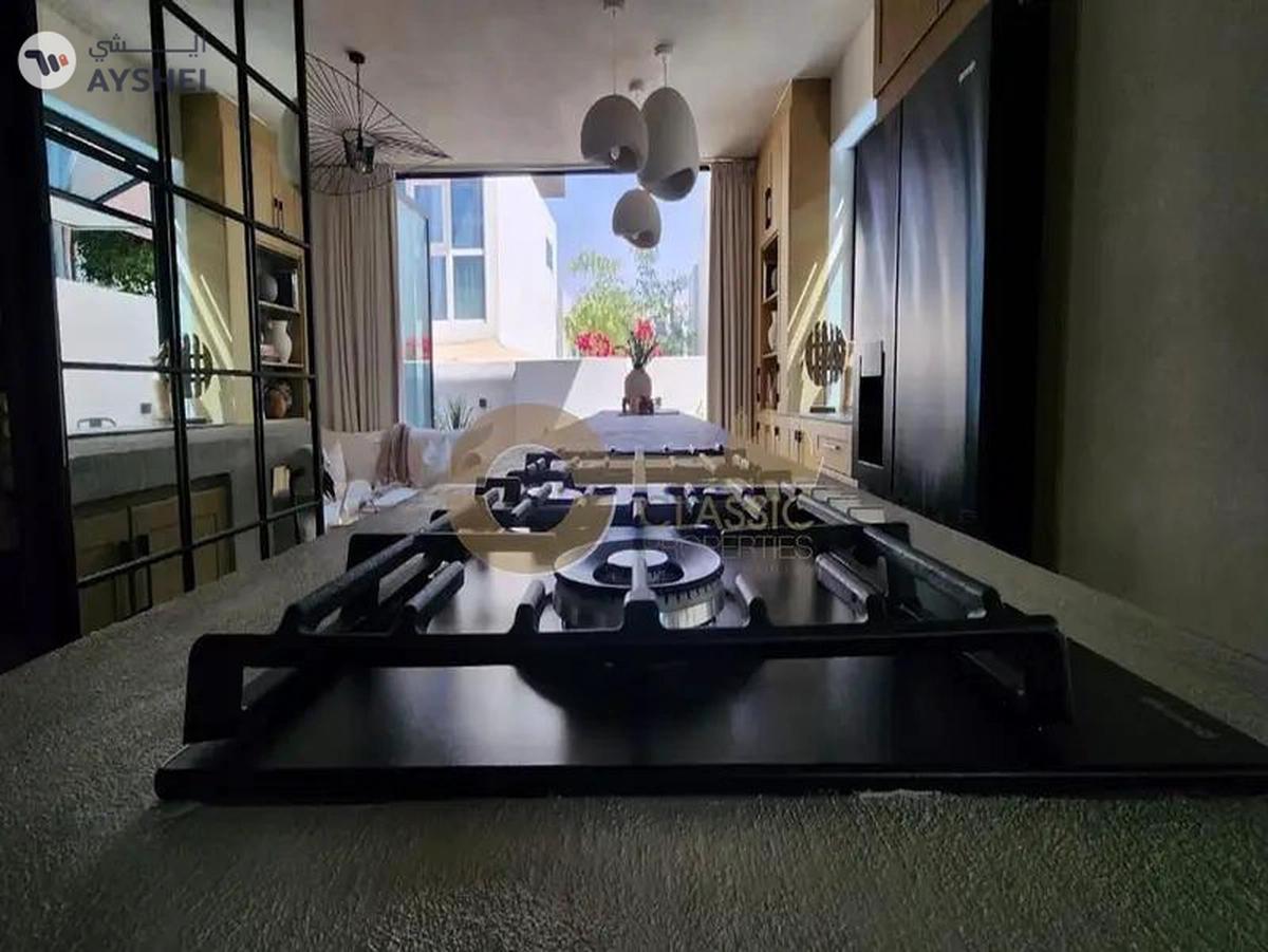 3 Bed Townhouse | Corner Unit | fully upgraded-7-7