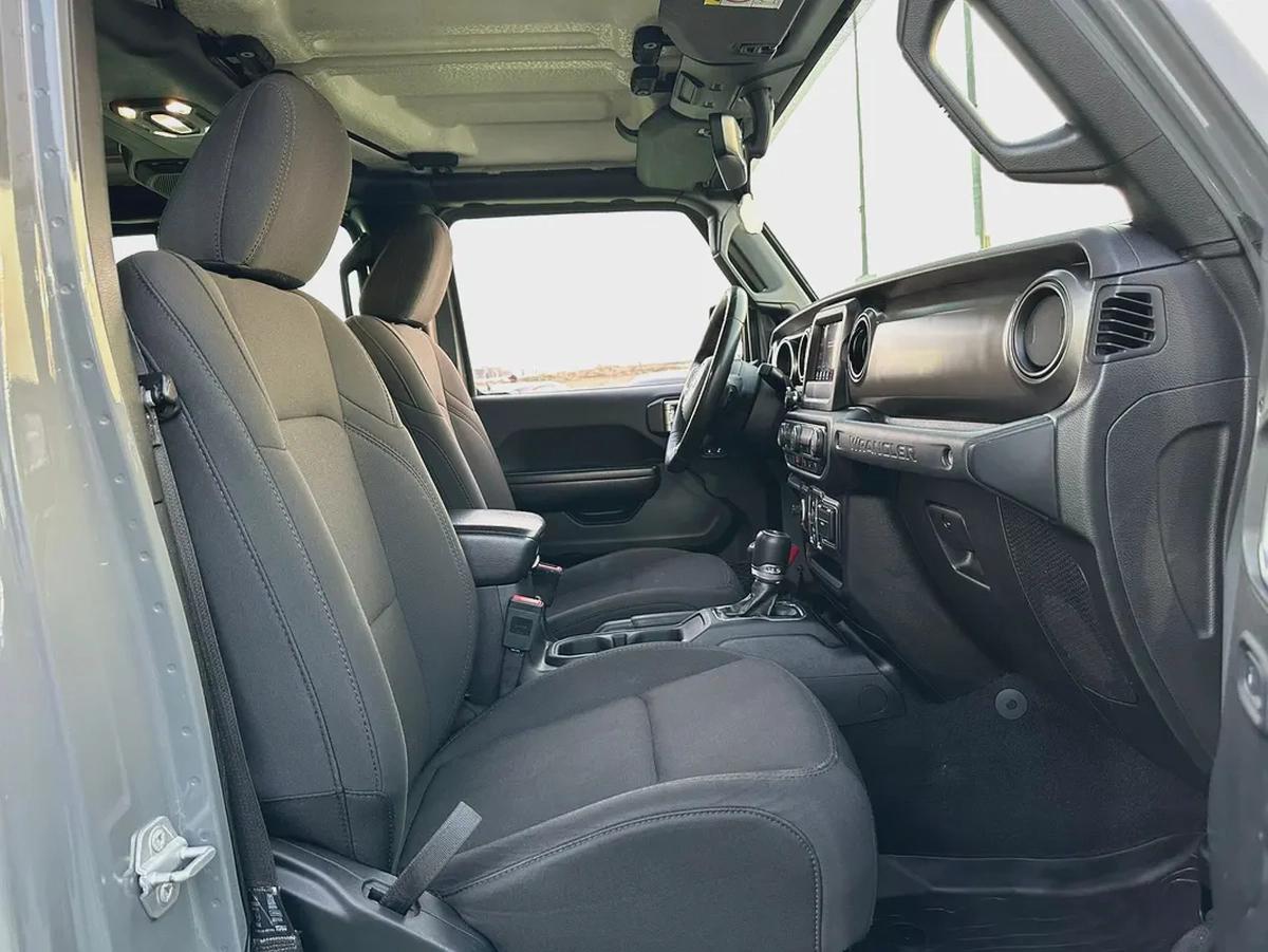 (2019) JEEP WRANGLER //SPORT// GCC FULL OPTION -ORIGINAL PAINT--14-14
