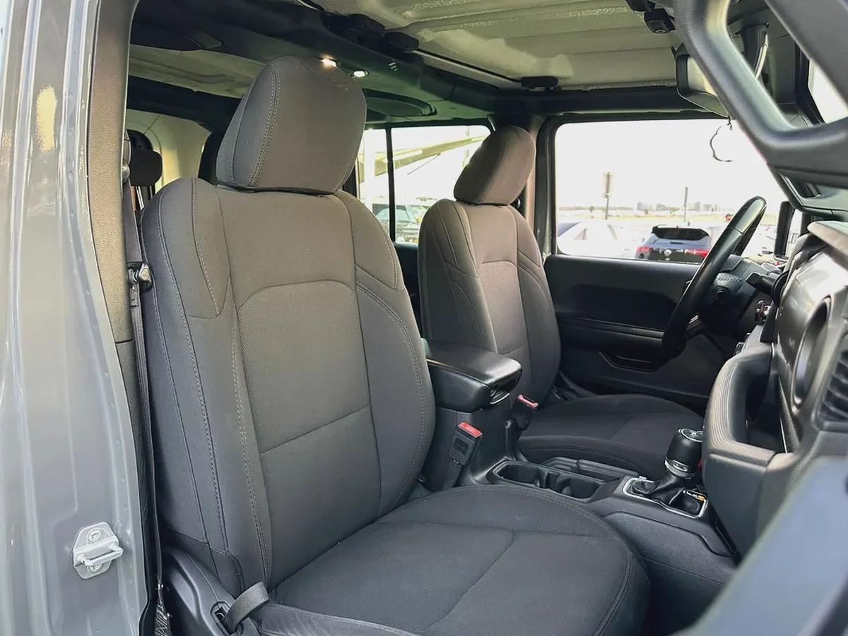 (2019) JEEP WRANGLER //SPORT// GCC FULL OPTION -ORIGINAL PAINT--15-15