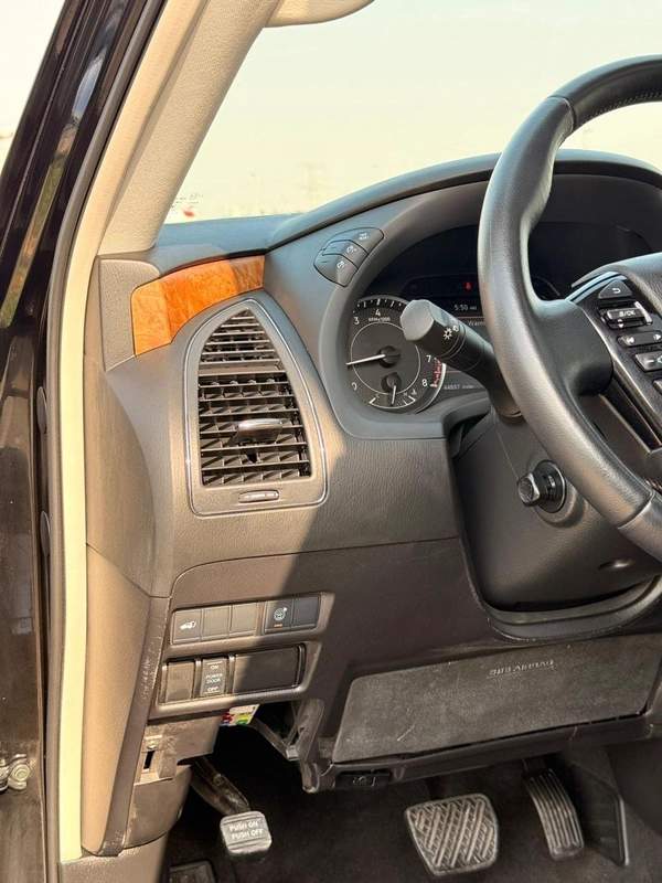 Nissan Armada SL full option Sunroof