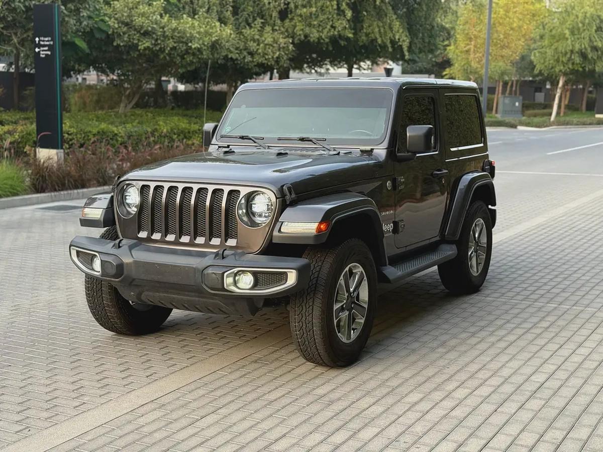 Jeep Wrangler Sahara Plus GCC super clean قمه بالنظافه-2-2