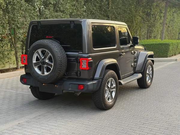 Jeep Wrangler Sahara Plus GCC super clean قمه بالنظافه