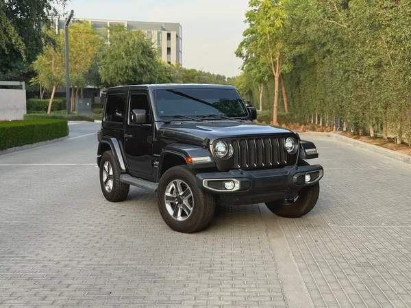 Jeep Wrangler Sahara Plus GCC super clean قمه بالنظافه