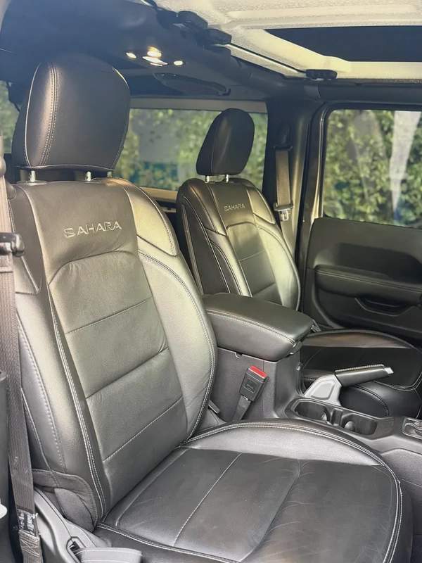 Jeep Wrangler Sahara Plus GCC super clean قمه بالنظافه