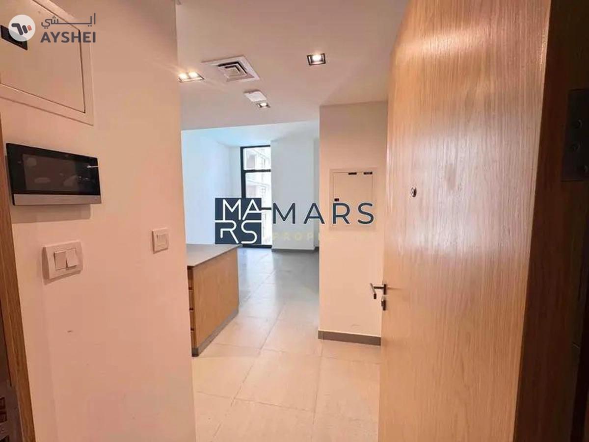 Luxurious one bedroom pool view in a modern community-0-landscape