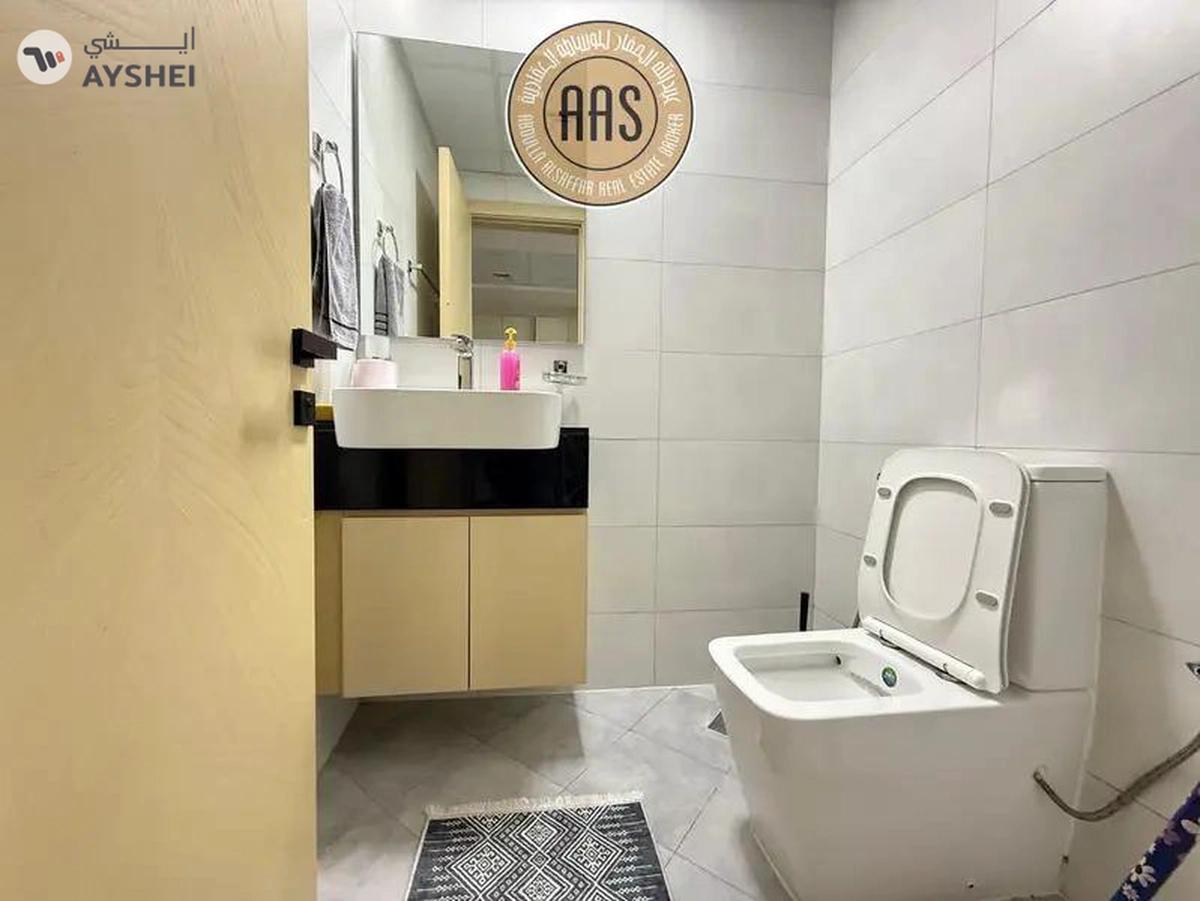 Prime location fully furnished 1bhk 2bathrooms in 85k balcony wardrobes 1parking free-10-10