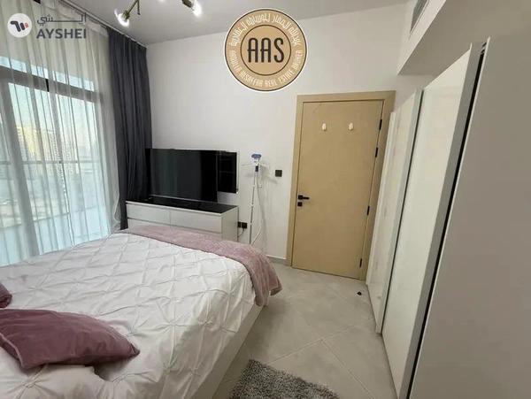 Prime location fully furnished 1bhk 2bathrooms in 85k balcony wardrobes 1parking free