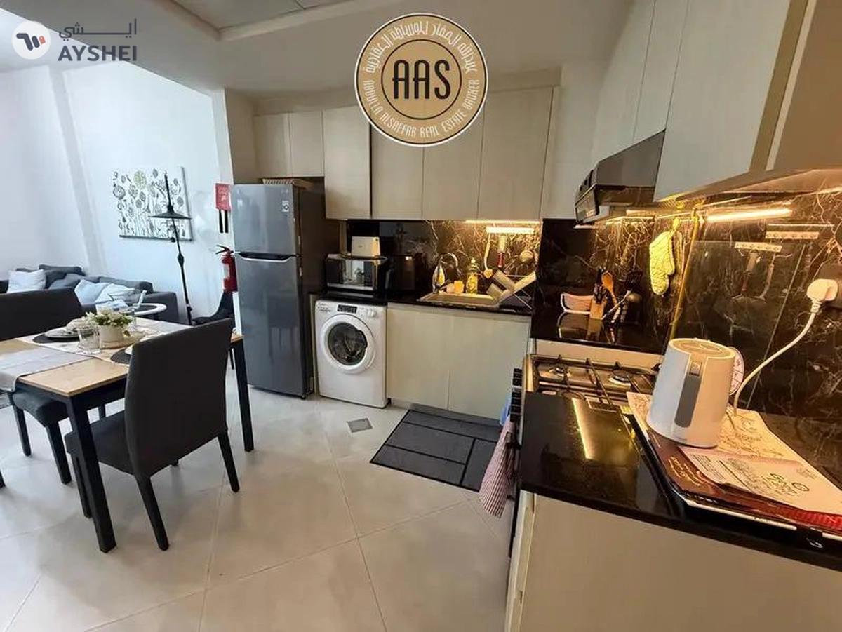 Prime location fully furnished 1bhk 2bathrooms in 85k balcony wardrobes 1parking free-5-5