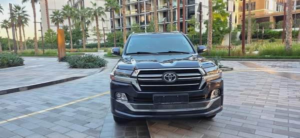 2020 Toyota Land cruiser GXR - Excellent condition - full service history -Single owner