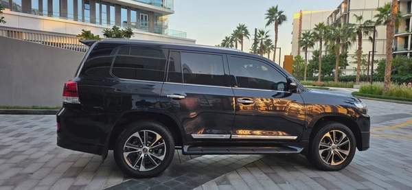 2020 Toyota Land cruiser GXR - Excellent condition - full service history -Single owner