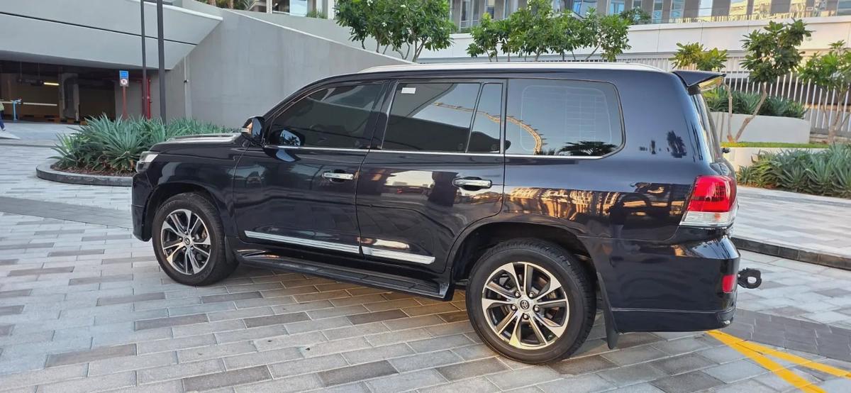 2020 Toyota Land cruiser GXR - Excellent condition - full service history -Single owner-5-5