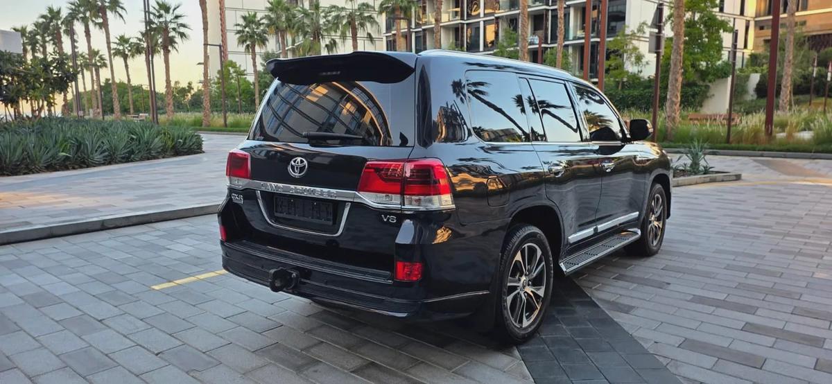 2020 Toyota Land cruiser GXR - Excellent condition - full service history -Single owner-6-6
