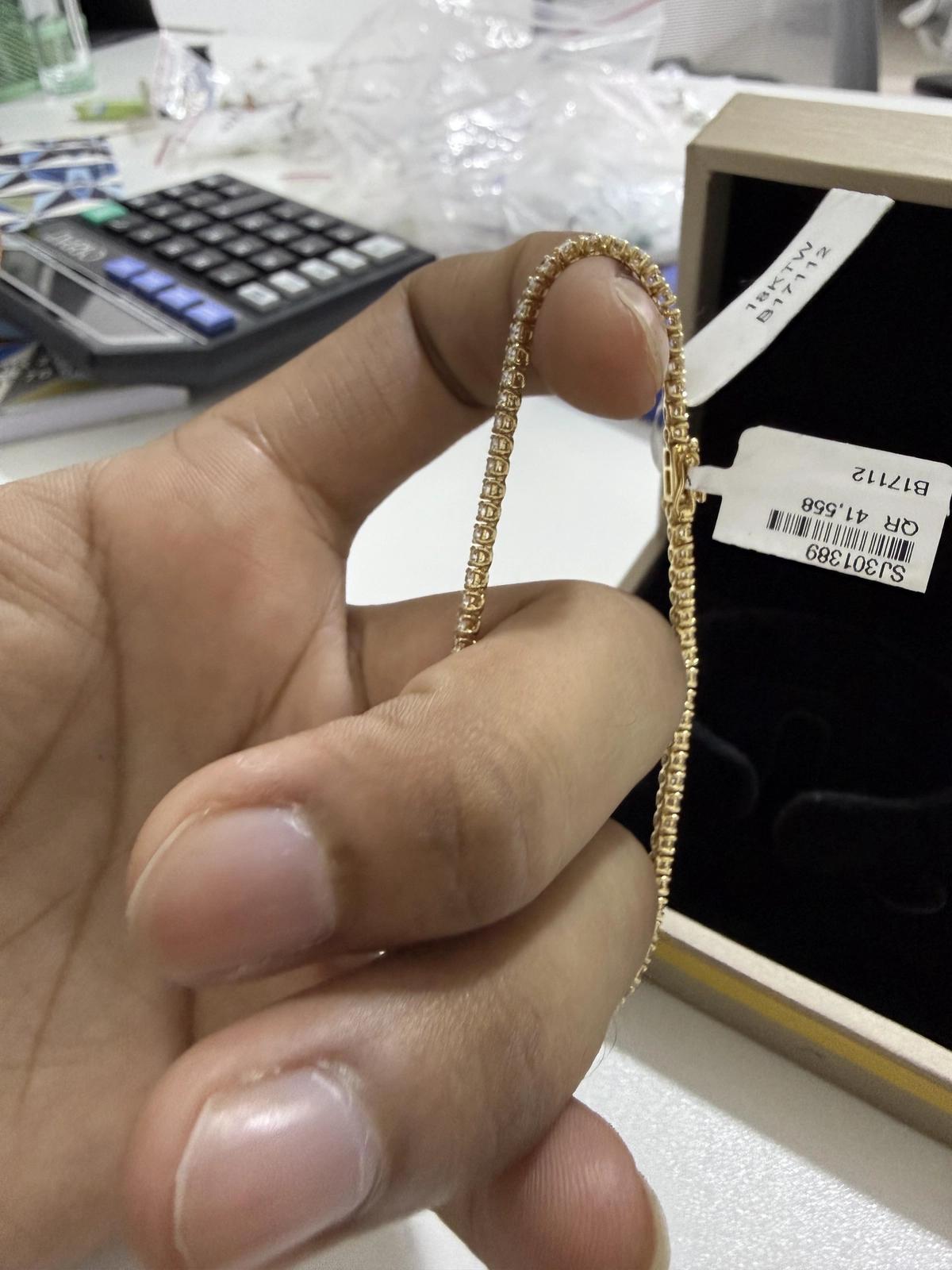 18k White gold tennis bracelet with VVS natural Diamonds-2-2