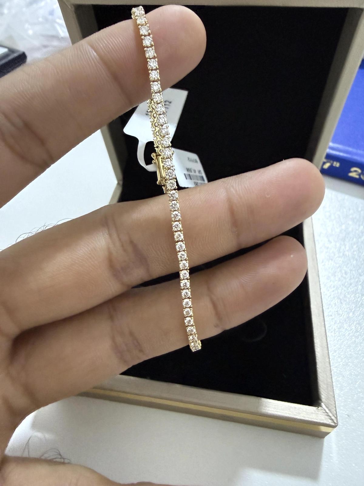 18k White gold tennis bracelet with VVS natural Diamonds-1-1