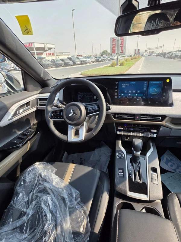 Mitsubishi Xforce 2025 MITSUBISHI XFORCE 1.5L P-LINE BLACK EDITION