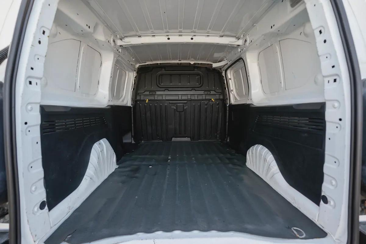 Peugeot Partner | Delivery Van | GCC Specs | Ref#P34204-6-6