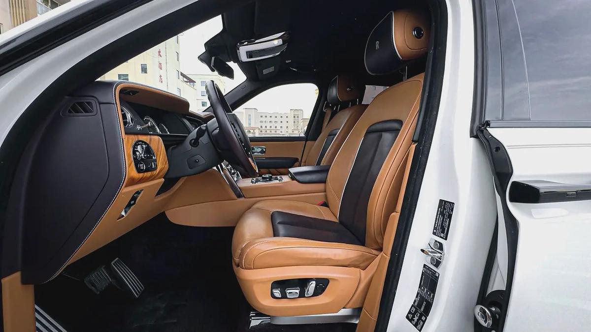 GCC | Rolls Royce Cullinan 2020 | New Facelift | Full Service History | 2025 Look | BB-8-8