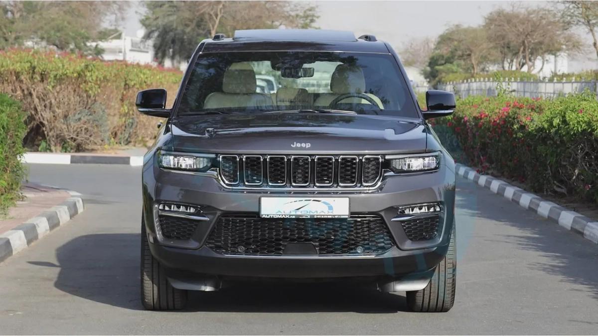 2025 JEEP GRAND CHEROKEE LIMITED PLUS LUXURY 4X4 GCC With 3Yrs or 60K Km Warranty At Official Dealer-3-3