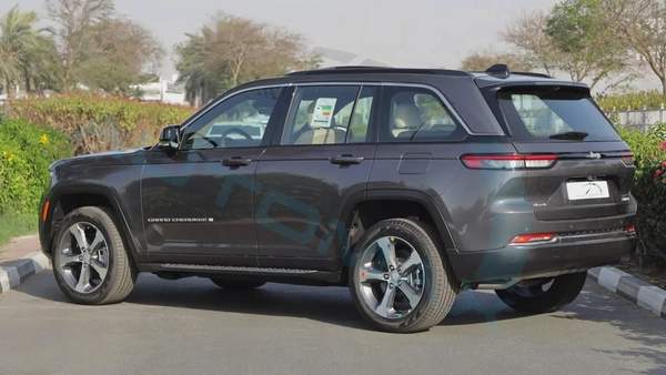 2025 JEEP GRAND CHEROKEE LIMITED PLUS LUXURY 4X4 GCC With 3Yrs or 60K Km Warranty At Official Dealer