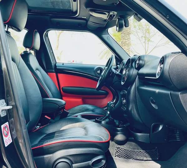 Mini Countryman S John copper Work gcc full option with services clean car