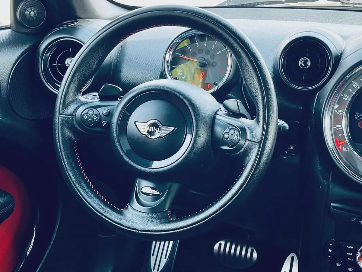 Mini Countryman S John copper Work gcc full option with services clean car-17-17